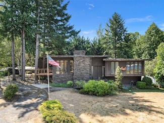 2001 Corbet Dr, Bremerton, WA 98312