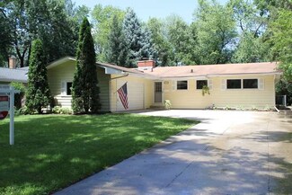 311 Hazelwood Dr, Naperville, IL 60540