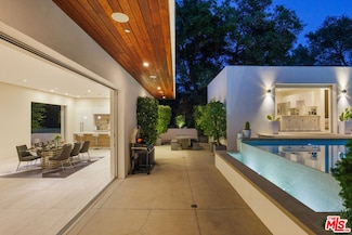 3542 Knobhill Dr, Sherman Oaks, CA 91423