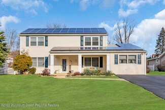 38 Ayrmont Ln, Matawan, NJ 07747