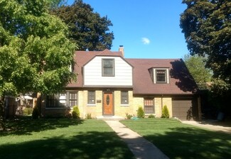 6838 N Knox Ave, Lincolnwood, IL 60712