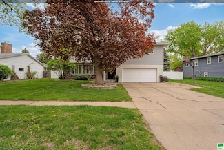 1200 Crestview Dr, Vermillion, SD 57069