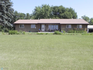 17195 82nd St SE, Wahpeton, ND 58075
