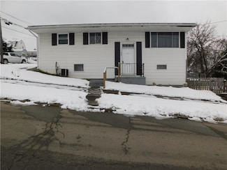 35 Pershing Ave, Uniontown, PA 15401