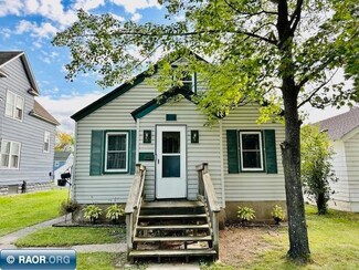 514 14th St N, Virginia, MN 55792