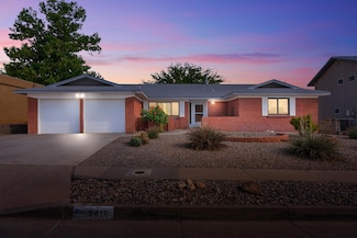 9416 Avenida de la Luna NE, Albuquerque, NM 87111
