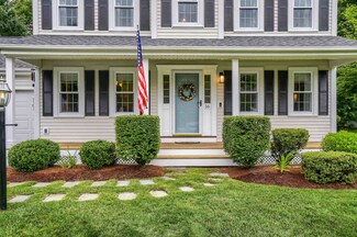 16 Sandstone Dr, Nashua, NH 03063