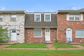 944 Jana Dr, Lawrence, KS 66049