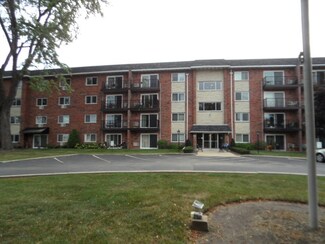 100 W Park Circle Dr Unit 4G, Wheaton, IL 60187