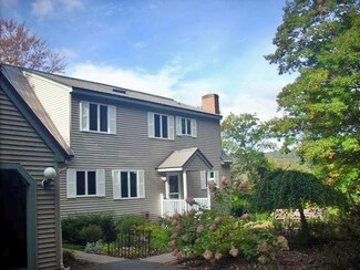 62 Riverwood Dr, New Hampton, NH 03256