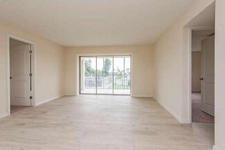 1100 Little Neck Ct Unit F58, Naples, FL 34102