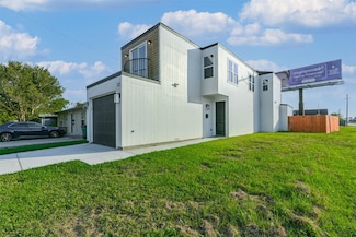 2111 Ontario St, Baytown, TX 77520