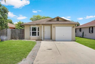 5688 Boynton Crescent, Boynton Beach, FL 33437