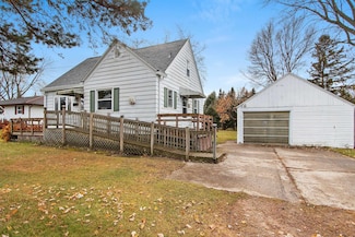 8088 Dickinson Rd, Greenleaf, WI 54126