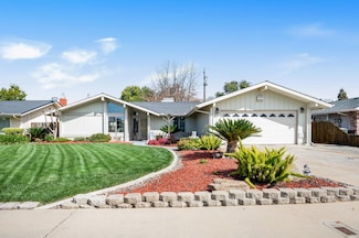 1881 Tenaya Ave, Clovis, CA 93611