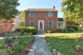 6484 Little Falls Rd, Arlington, VA 22213