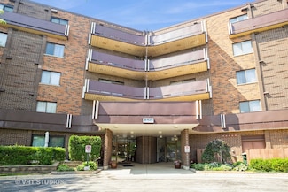 850 Wellington Ave Unit 310, Elk Grove Village, IL 60007