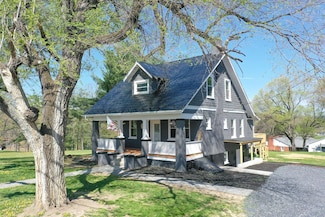 417 Cedar Green Rd, Staunton, VA 24401