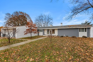 301 G H Baker Dr, Urbana, IL 61801