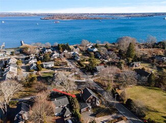 122 Ferry Rd, Saunderstown, RI 02874