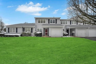 26 Indian Trace, Kings Park, NY 11754