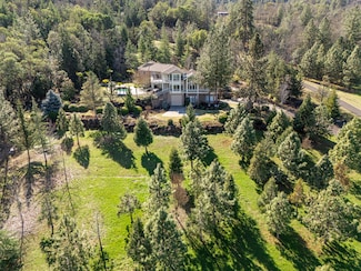 4459 Old Stage Rd, Central Point, OR 97502