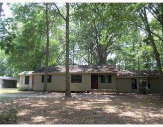 415 Sparrow Rd, Colfax, LA 71417