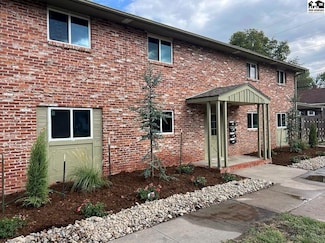 1220 N Washington St, Hutchinson, KS 67501