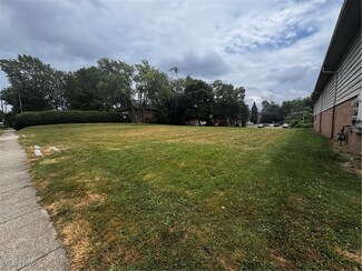 444 Sumner St, Akron, OH 44304
