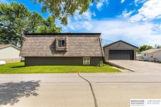 2040 Platteview Dr, Cedar Creek, NE 68016