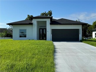 2917 6th St W, Lehigh Acres, FL 33971