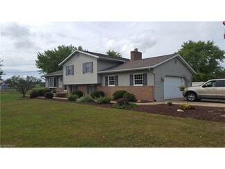 9931 Warmington St SW, Navarre, OH 44662
