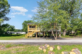 44 Vick Tree Ln, Valparaiso, IN 46385