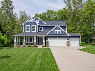 5710 Blue Jay Dr, Kalamazoo, MI 49009
