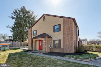 120 Hollybrooke Dr, Langhorne, PA 19047