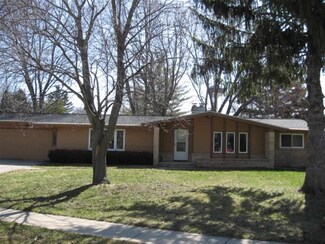 104 Jansen Dr, Fox Lake, WI 53933