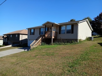 1216 S 17th St, Ozark, MO 65721