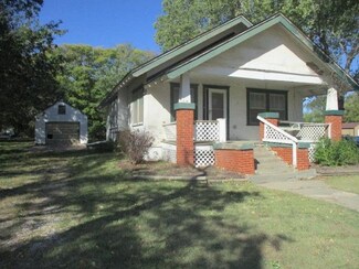 118 N 5th St, Conway Springs, KS 67031