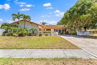 2872 Long View Dr, Clearwater, FL 33761