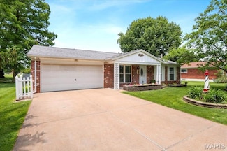 3335 Berview Ln, Saint Louis, MO 63125