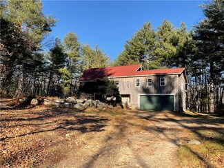 334 Carpenter Rd, Hope, RI 02831