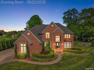 17745 Christine Blvd, Clinton Township, MI 48038