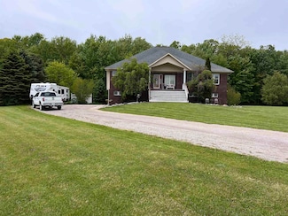 815 Cove Rd, Wales, MI 48027