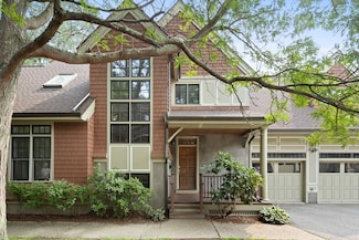 20 Hamlet St Unit 1, Newton Center, MA 02459
