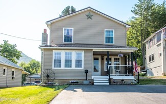 48 Weaver St, Mill Hall, PA 17751