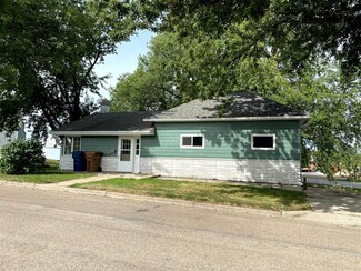 217 Elm St, Manning, IA 51455