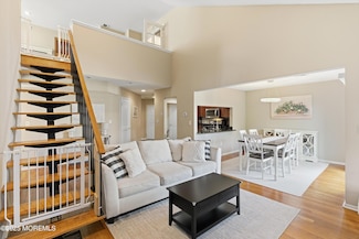 122 Quartz Ln, Paterson, NJ 07501