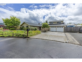 2526 34th St, Springfield, OR 97477