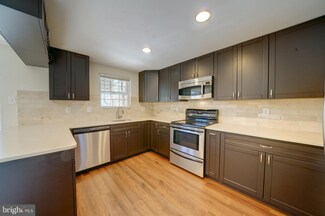 7073 Melting Shadows Ln, Columbia, MD 21045