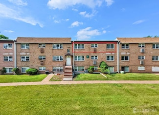 450 College Dr, Edison, NJ 08817